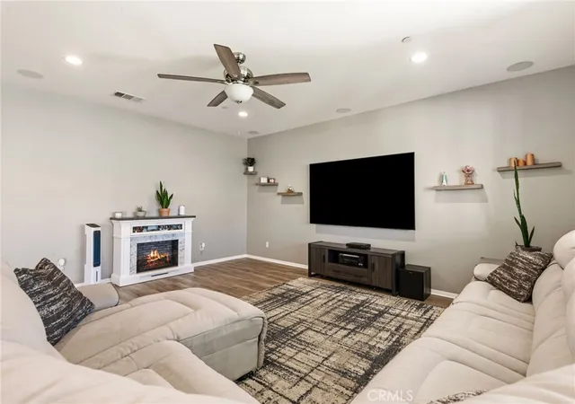 Photo 3 of Single family home for sale at 29271 Date Palm, Lake Elsinore, CA 92530 | MLS# SW26142639 | Listing updated on 2026-10-05