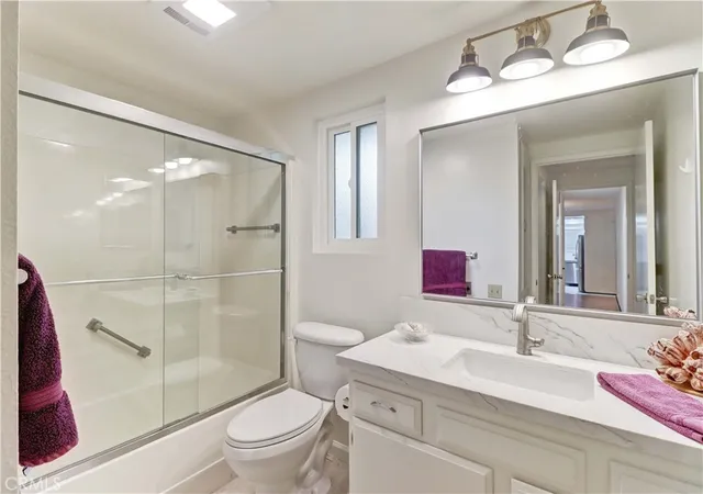 Listing Photo 5 - Condo for sale in building located at 5330 Bahia Blanca, Laguna Woods, CA 92637 - Unit #N