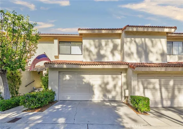 Photo 2 of Townhouse for sale at 926 Whitewater, Fullerton, CA 92833 | MLS# PW26142825 | Listing updated on 2026-09-14