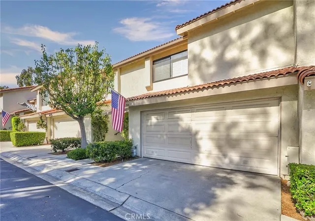 Photo 3 of Townhouse for sale at 926 Whitewater, Fullerton, CA 92833 | MLS# PW26142825 | Listing updated on 2026-09-14