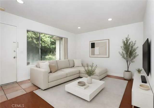 Listing Photo 5 - Condo for sale in building located at 2025 E Aroma Dr, West Covina, CA 91791