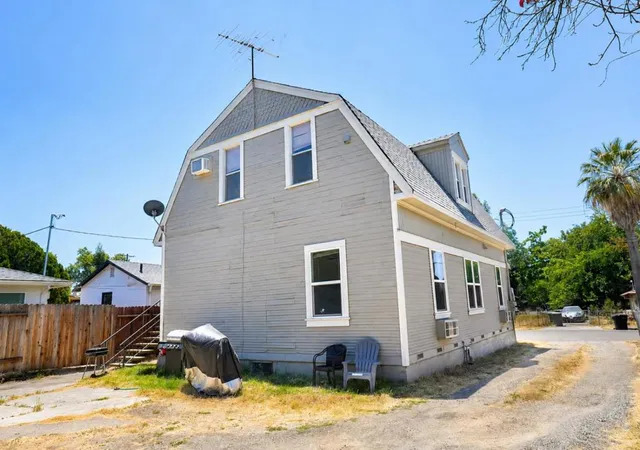 Photo 3 of Sale Pending at 130 Grape St, Roseville, CA 95678 | MLS# ML82052837 | Listing updated on 2026-09-15