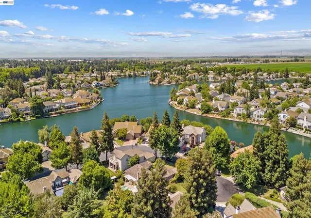 Photo 2 of Single family home for sale at 4713 Longcove Dr, Stockton, CA 95219 | MLS# 41140256 | Listing updated on 2026-09-15