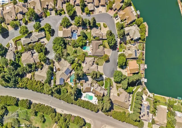Photo 3 of Single family home for sale at 4713 Longcove Dr, Stockton, CA 95219 | MLS# 41140256 | Listing updated on 2026-09-15