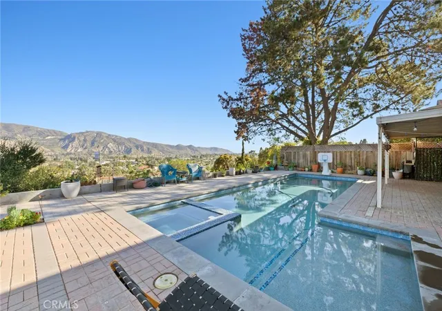 Photo 1 of Single family home for sale at 468 E View, Santa Paula, CA 93060 | MLS# SW26142769 | Listing updated on 2026-10-05