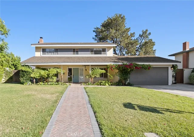 Photo 2 of Single family home for sale at 468 E View, Santa Paula, CA 93060 | MLS# SW26142769 | Listing updated on 2026-10-05