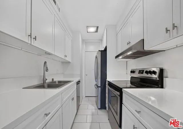 Photo 3 of Condo for sale at 540 Kelton Ave #306, Los Angeles, CA 90024 | MLS# 26854177 | Listing updated on 2026-09-30