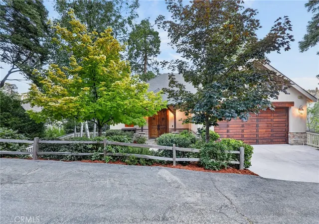 Photo 3 of Single family home for sale at 27360 Elmwood, Lake Arrowhead, CA 92352 | MLS# IG26141372 | Listing updated on 2026-09-14