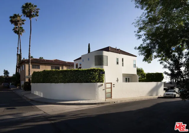 Photo 1 of Single family home for sale at 5518 Tuxedo Ter, Los Angeles, CA 90068 | MLS# 26854403 | Listing updated on 2026-09-14
