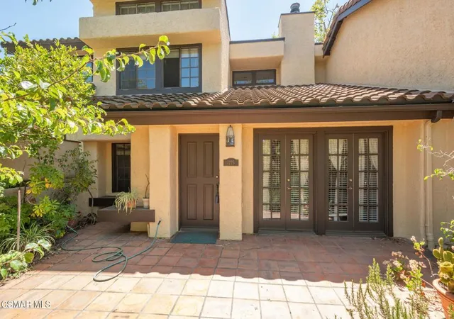 Townhouse for sale at 1225 Monte Sereno Dr, Thousand Oaks, CA 91360 | MLS# 226003146