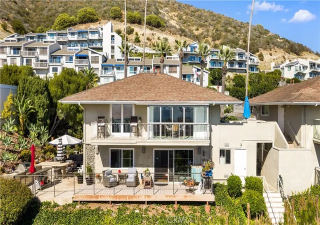 Listing Photo 5 - Condo for sale in building located at 21662 Ocean Vis Dr, Laguna Beach, CA 92651 - Unit #D