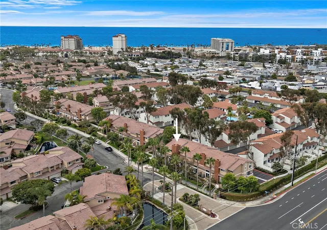 Photo 2 of Townhouse for sale at 21038 Poolside, Huntington Beach, CA 92648 | MLS# NP26145807 | Listing updated on 2026-09-15