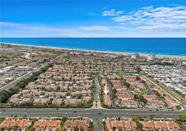 Photo 3 of Townhouse for sale at 21038 Poolside, Huntington Beach, CA 92648 | MLS# NP26145807 | Listing updated on 2026-09-15
