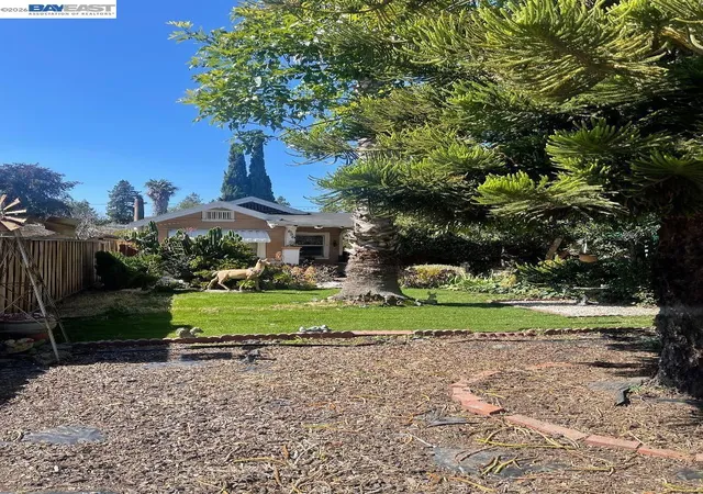 Photo 2 of Sale Pending at 656 Juana Ave, San Leandro, CA 94577 | MLS# 41140437 | Listing updated on 2026-09-14