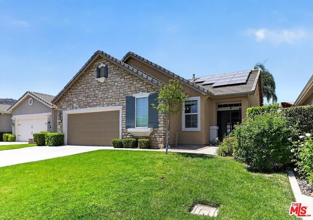 Photo 2 of Single family home for sale at 8240 Campbell Ct, Hemet, CA 92545 | MLS# 26855845 | Listing updated on 2026-09-14