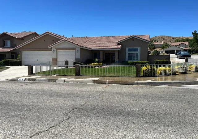 Photo 2 of Single family home for sale at 4354 Sungate Dr, Palmdale, CA 93551 | MLS# SR26146592 | Listing updated on 2026-09-15
