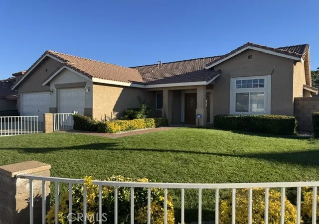 Photo 4 of Single family home for sale at 4354 Sungate Dr, Palmdale, CA 93551 | MLS# SR26146592 | Listing updated on 2026-09-15