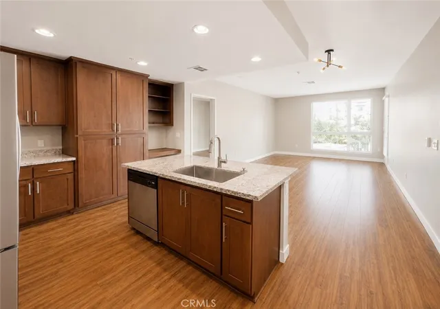 Photo 2 of Sale Pending at 21301 Erwin St #322, Woodland Hills, CA 91367 | MLS# SR26140429 | Listing updated on 2026-09-15