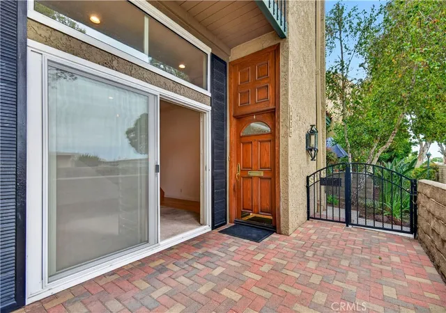 Photo 1 of Townhouse for sale at 1024 Palo Verde Ave, Long Beach, CA 90815 | MLS# PW26139274 | Listing updated on 2026-10-04