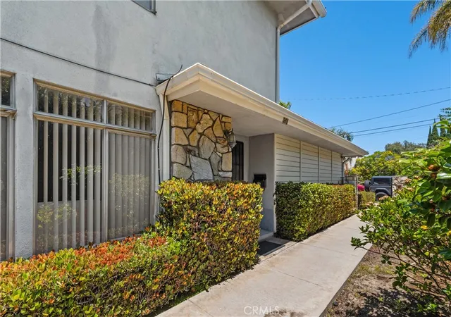 Photo 4 of Sale Pending at 359 361 Roswell, Long Beach, CA 90814 | MLS# PW26138957 | Listing updated on 2026-09-23