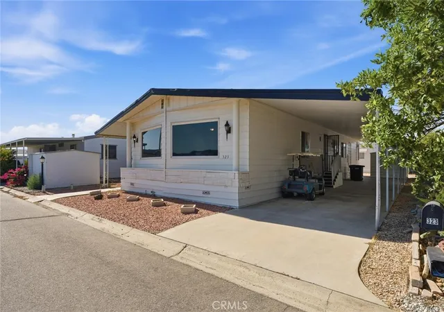 Photo 2 of Manufactured home for sale at 5001 W Florida #323, Hemet, CA 92545 | MLS# SW26147568 | Listing updated on 2026-09-14
