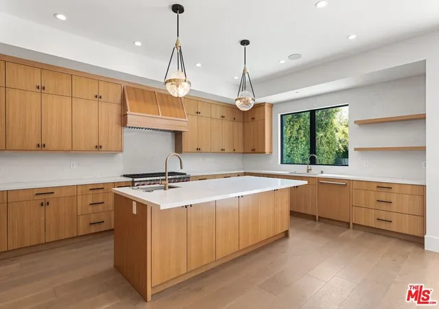 Photo 3 of Single family home for sale at 5347 Amigo Ave, Tarzana, CA 91356 | MLS# 26849297 | Listing updated on 2026-09-21