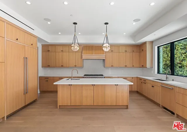 Photo 4 of Single family home for sale at 5347 Amigo Ave, Tarzana, CA 91356 | MLS# 26849297 | Listing updated on 2026-09-21