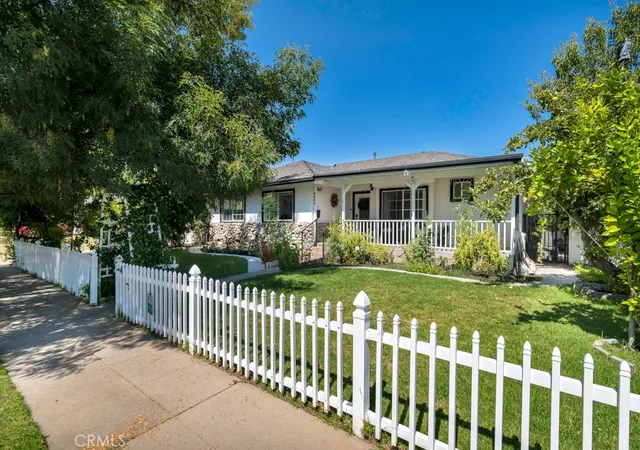 Photo 3 of Sale Pending at 6954 Woodlake Ave, West Hills, CA 91307 | MLS# SR26143047 | Listing updated on 2026-09-14