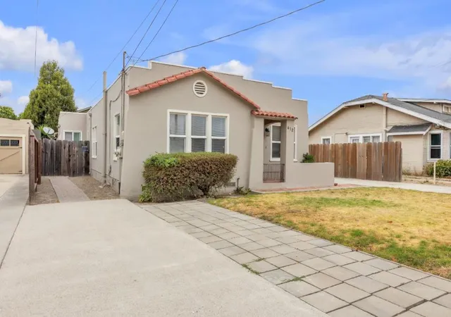 Photo 1 of Single family home for sale at 612 Central Ave, Salinas, CA 93901 | MLS# ML82053450 | Listing updated on 2026-09-15