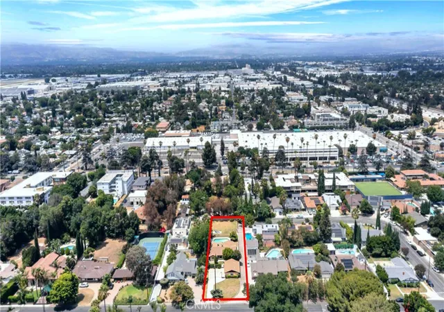Photo 3 of Sale Pending at 15803 Gault St, Van Nuys, CA 91406 | MLS# SR26137875 | Listing updated on 2026-09-15