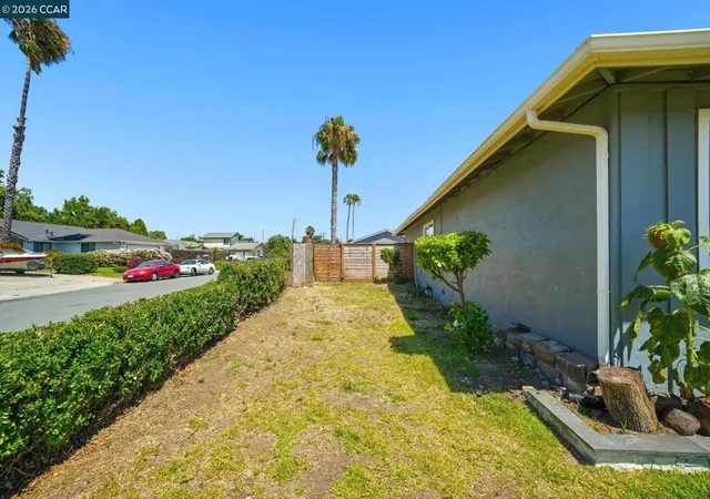 Photo 4 of Sale Pending at 1 N Lake Cir, Antioch, CA 94509 | MLS# 41140909 | Listing updated on 2026-09-14