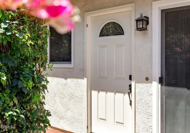 Listing Photo 4 - Condo for sale in building located at 136 Tree Fern Ct, Camarillo, CA 93010