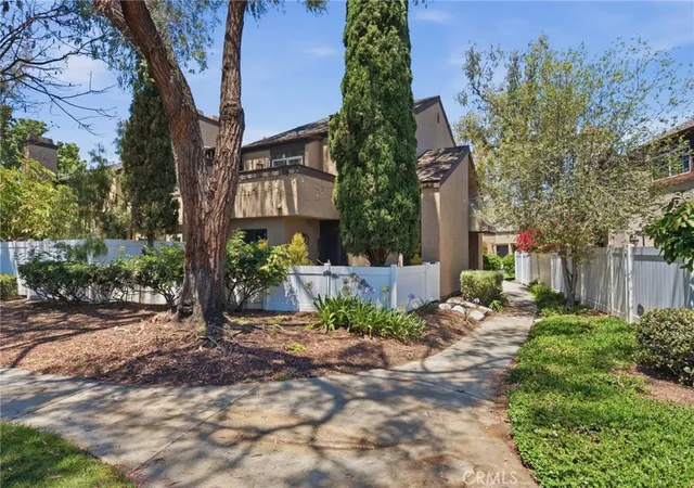 Single family home for sale at 905 Hyde Ct, Costa Mesa, CA 92626 | MLS# PW26148638