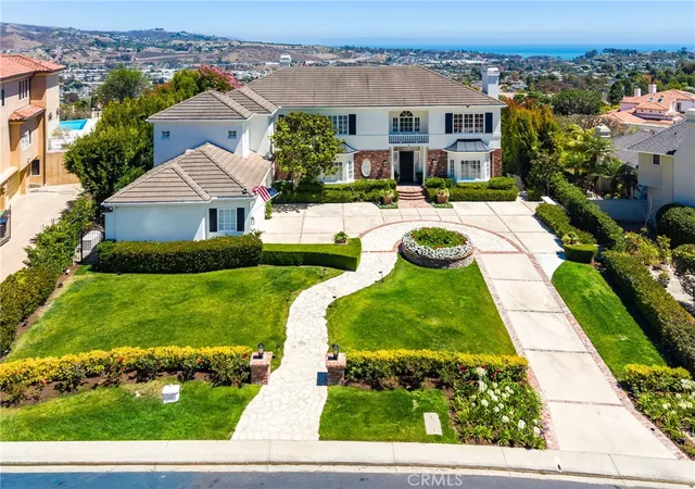 Photo 3 of Sale Pending at 2 Wildflower, Laguna Niguel, CA 92677 | MLS# OC26144002 | Listing updated on 2026-09-14