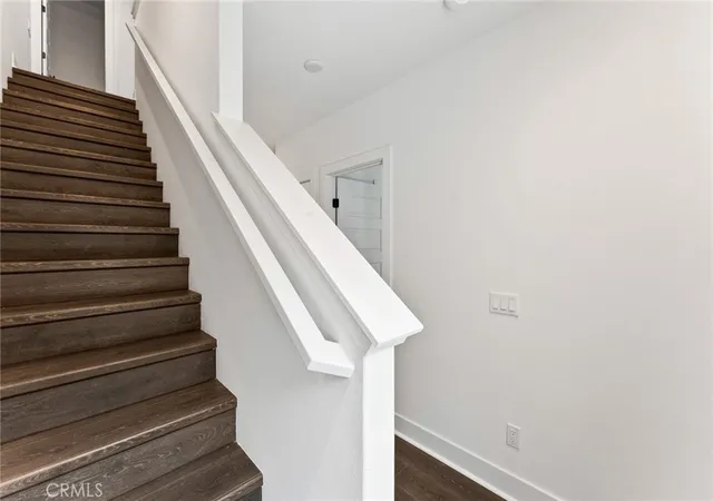 Photo 4 of Townhouse for sale at 107 Sorrel Ct, Burbank, CA 91506 | MLS# IV26149943 | Listing updated on 2026-09-15