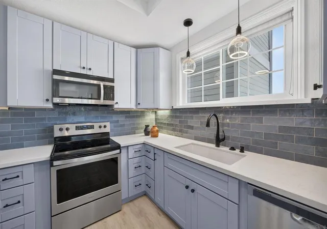 Photo 3 of Sale Pending at 4204 3rd #7, San Diego, CA 92103 | MLS# 260016806SD | Listing updated on 2026-09-14