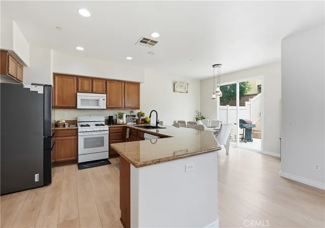 Listing Photo 4 - Condo for sale in building located at 3351 Evening Mist Ln, Perris, CA 92571