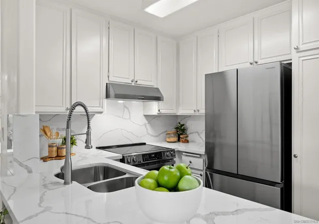 Photo 3 of Condo for sale at 2605 Pico Pl #215, San Diego, CA 92109 | MLS# 260016876SD | Listing updated on 2026-09-14