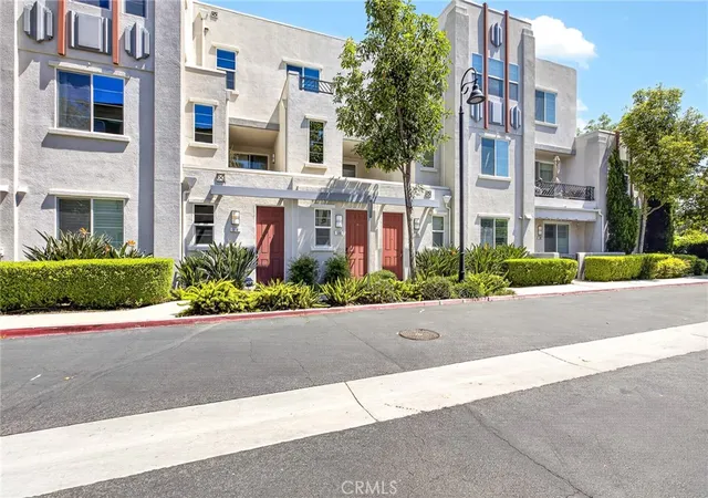 Listing Photo 4 - Condo for sale in building located at 596 Katy, Upland, CA 91786