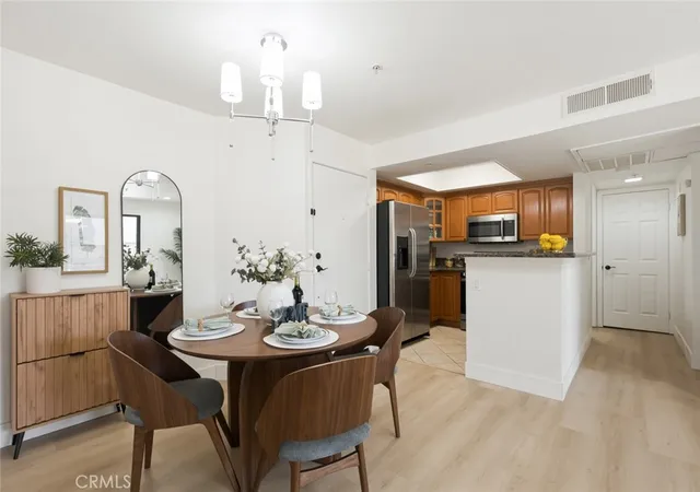 Listing Photo 5 - Condo for sale in building located at 64 N Mar Vis Ave, Pasadena, CA 91106 - Unit #127