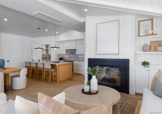 Photo 4 of Condo for sale at 747 Orange Ave #304, Coronado, CA 92118 | MLS# 260016999SD | Listing updated on 2026-09-14