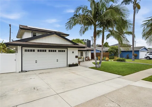 Photo 2 of Sale Pending at 8021 Sunset Cir, Huntington Beach, CA 92646 | MLS# OC26142189 | Listing updated on 2026-09-15
