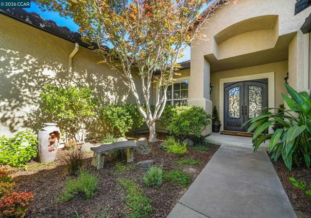 Photo 3 of Single family home for sale at 110 Forest Hl Dr, Clayton, CA 94517 | MLS# 41141434 | Listing updated on 2026-09-15