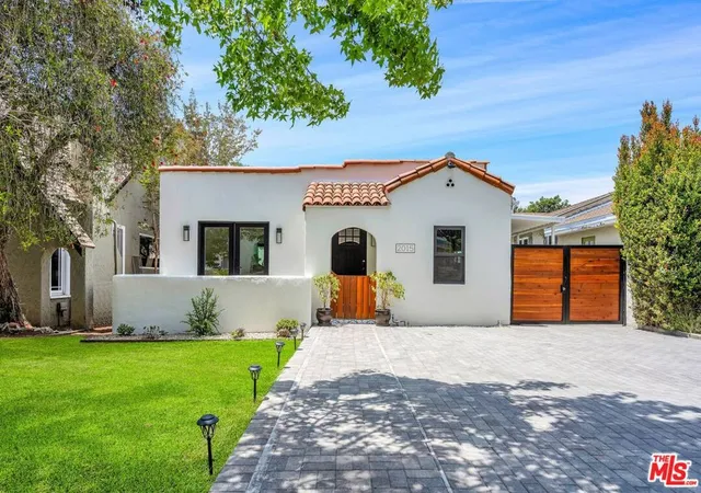 Photo 2 of Sale Pending at 2015 Malcolm Ave, Los Angeles, CA 90025 | MLS# 26859105 | Listing updated on 2026-09-14