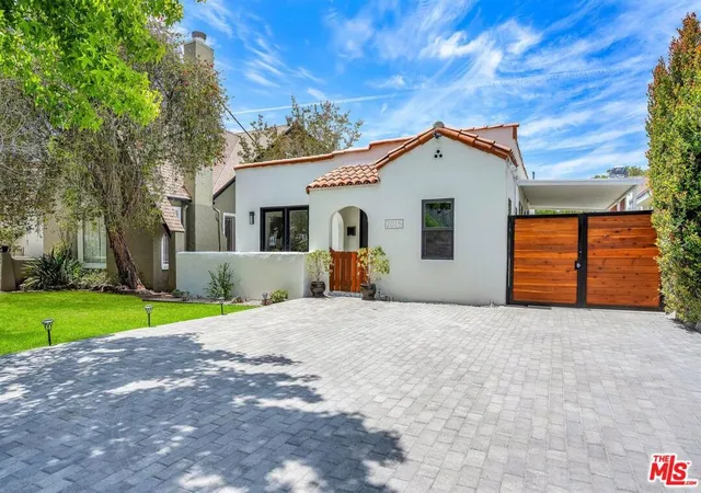 Photo 3 of Sale Pending at 2015 Malcolm Ave, Los Angeles, CA 90025 | MLS# 26859105 | Listing updated on 2026-09-14