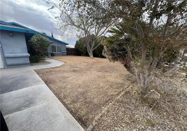 Photo 2 of Sale Pending at 432 Vista, Ridgecrest, CA 93555 | MLS# SW26152068 | Listing updated on 2026-09-14