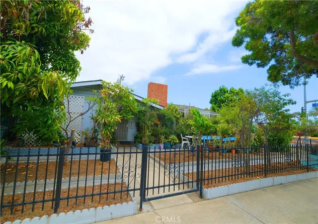 Photo 3 of Sale Pending at 8492 Holder St, Buena Park, CA 90620 | MLS# RS26142357 | Listing updated on 2026-09-14