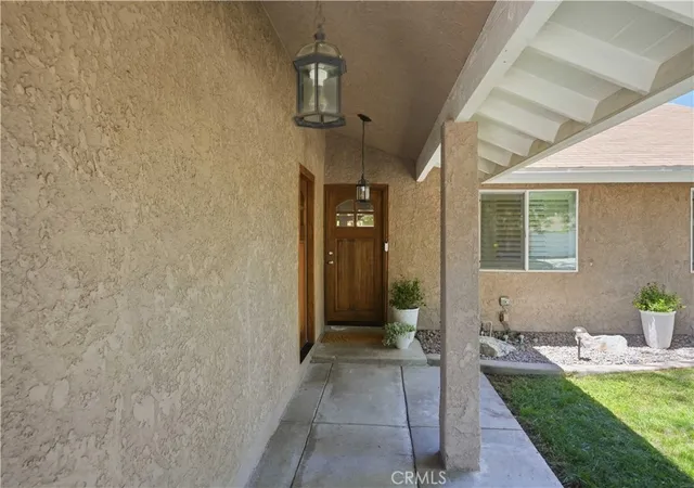 Photo 2 of Sale Pending at 24335 Jennifer Pl, Newhall, CA 91321 | MLS# SR26152291 | Listing updated on 2026-09-14