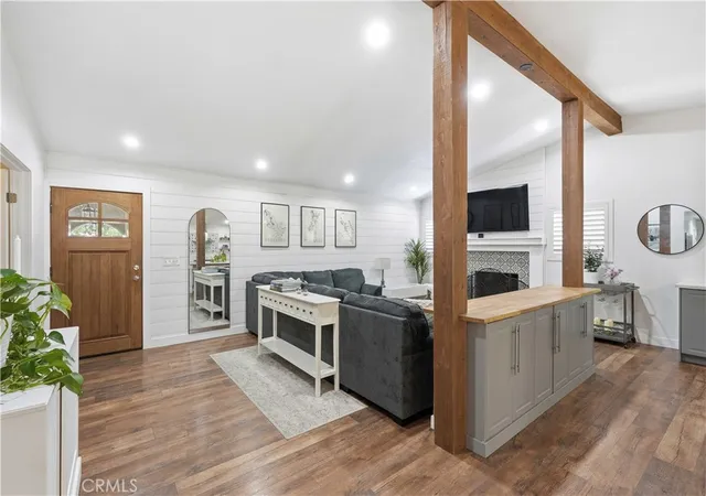 Photo 3 of Sale Pending at 24335 Jennifer Pl, Newhall, CA 91321 | MLS# SR26152291 | Listing updated on 2026-09-14