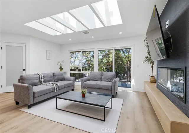 Listing Photo 4 - Condo for sale in building located at 3108 Via Serena S, Laguna Woods, CA 92637 - Unit #O